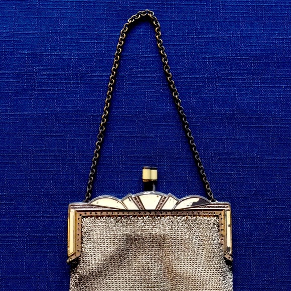 Antique Art Deco Mesh Evening Bag - Picture 2 of 9